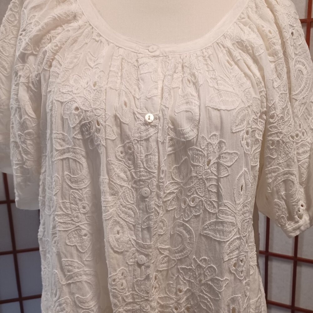 KAREN KANE seldom worn Short Sleeve Peasant Top - L- White Eyelet  - Good Co…